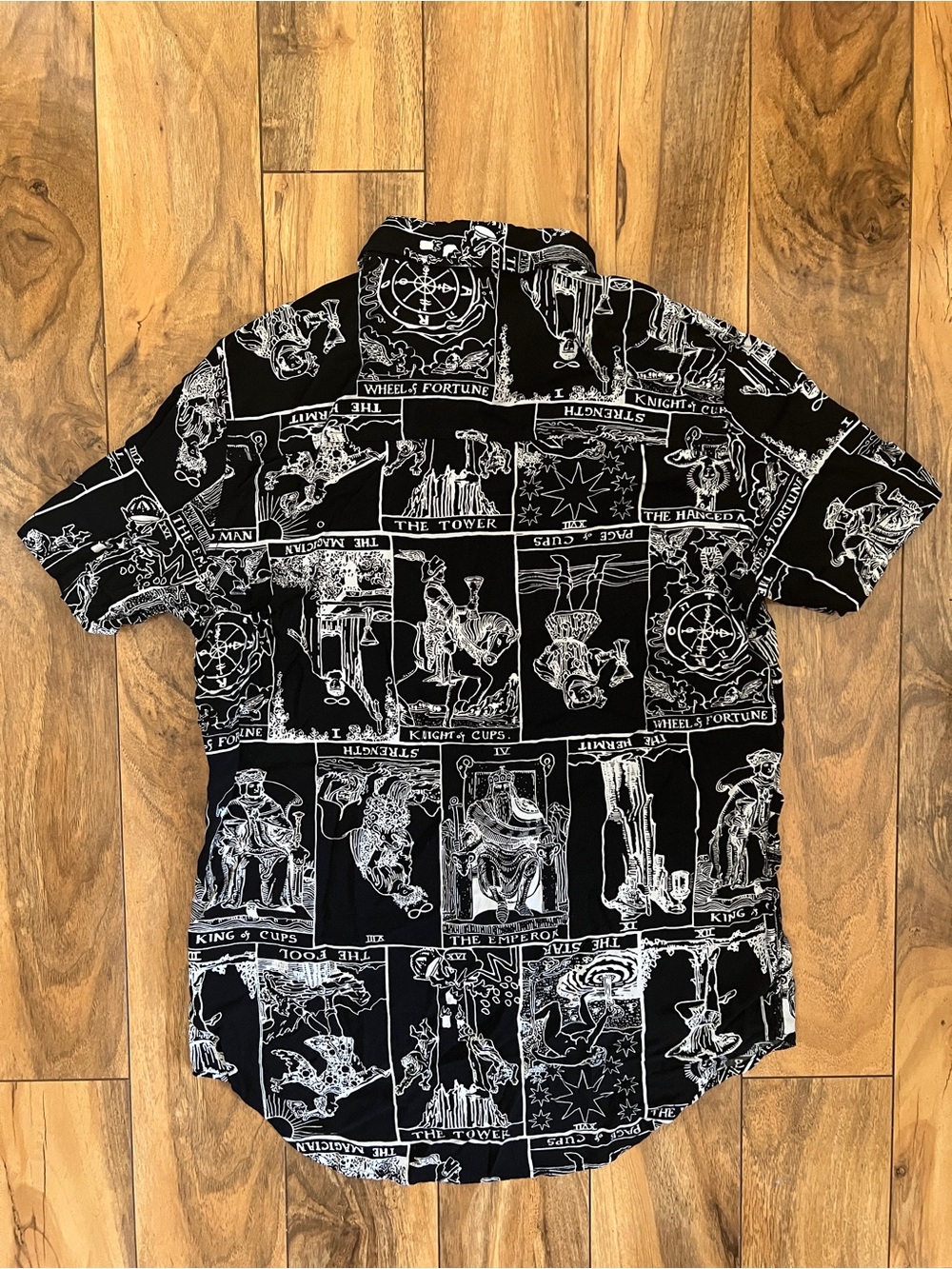 Cosmic Aura Tarot Card Button-Up - Picture 2 of 3